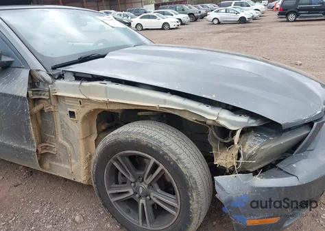 2011 Ford Mustang V6 Premium z USA, uszkodzony, nr VIN 1ZVBP8EM6B5109130